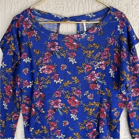 Free People Blue Floral Ruffle Sleeve Boho Blouse Keyhole Back Size S - Picture 6 of 13